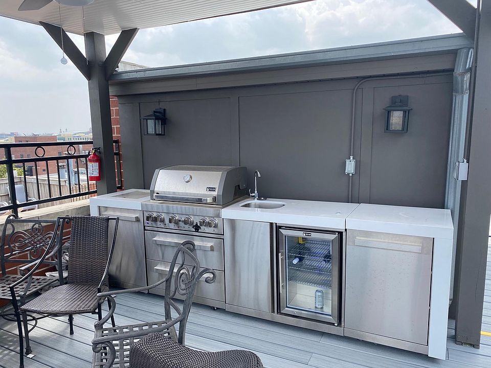 1st image of 1713 N Sheffield Ave #3F