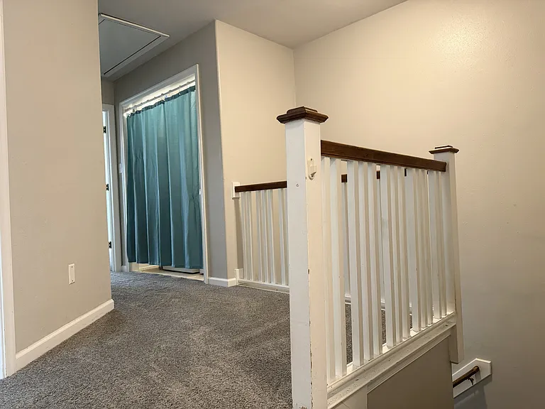 2309 Charing Cross Rd — Photo 15