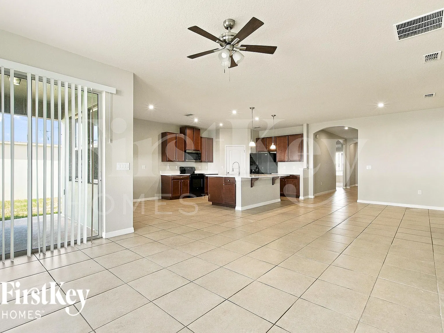 3 bed, 3.0 bath, 2022 sqft, $2,355 — Photo 2