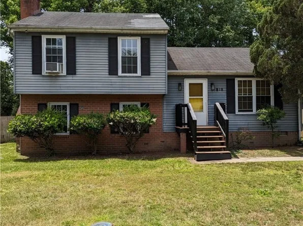 818 Pebble Ct, Richmond, VA 23224