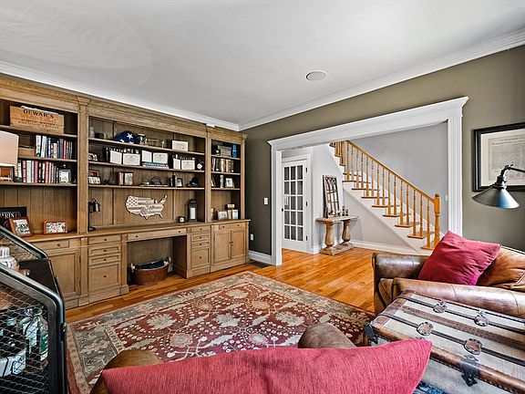 5th image of 150 Bradley Ln
