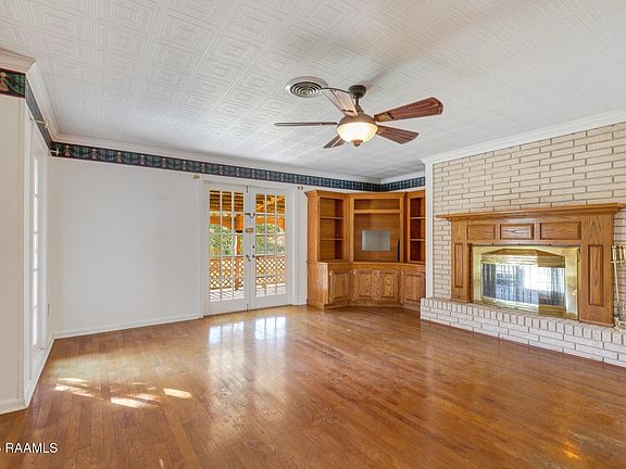 5th image of 304 Saint John Ave