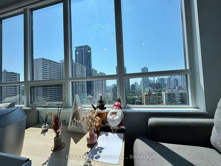 28 Linden St #1206 — Photo 2