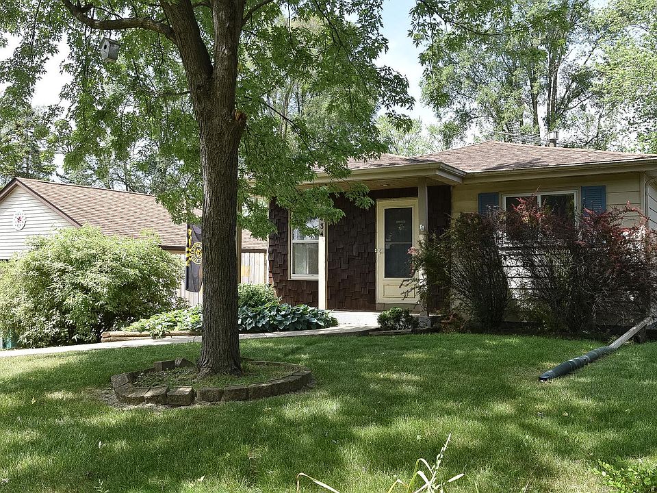 1st image of 1434 Round Lake Dr