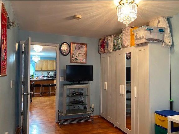 4th image of 7115 44th Ave S #B