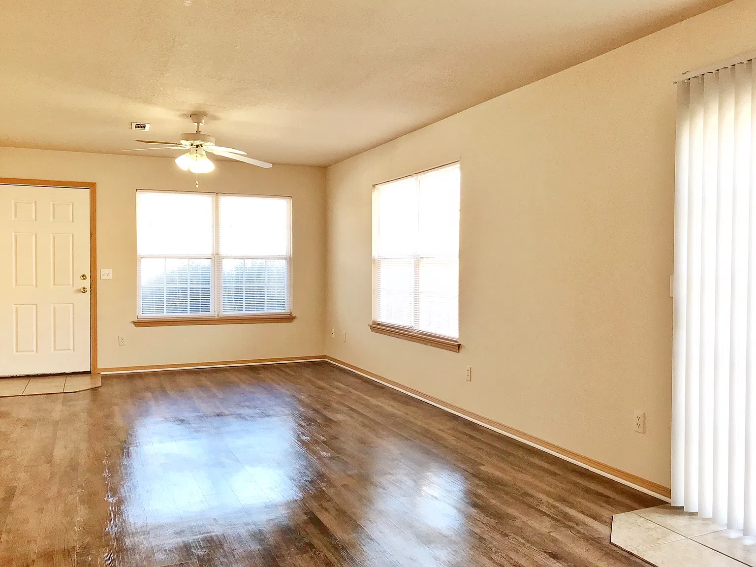 3 bed, 1200 sqft, $1,400 — Photo 4