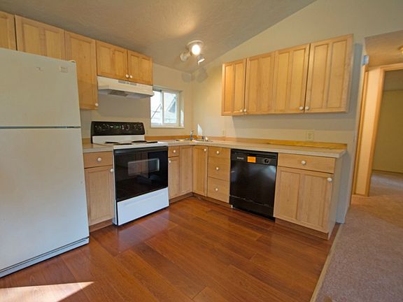 4th image of 11910 Bronson St SE