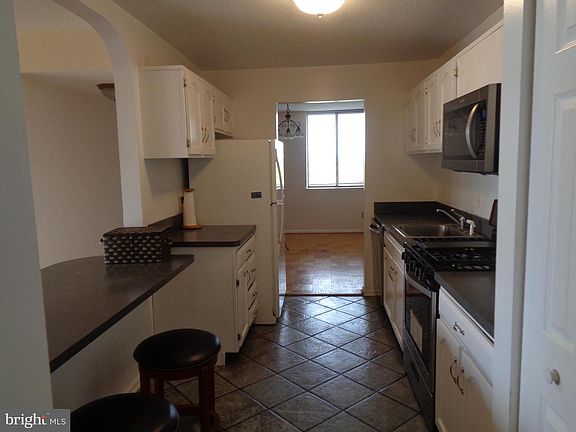 5th image of 118 Monroe St APT 710
