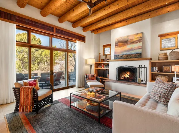 11 Pulitzer Trl APT E, Santa Fe, NM 87506