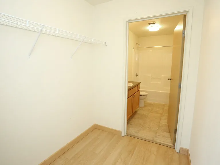 Badlands Apartments I — Photo 7