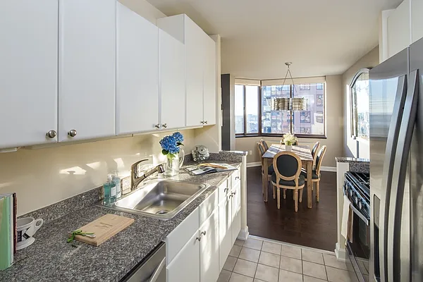 Rented by The Albanese Organization | media 7