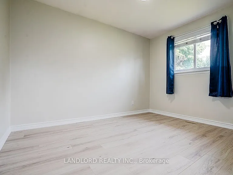 2294 Wyandotte Dr — Photo 28