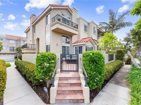 19481 Riverdale Ln, Huntington Beach, CA 92648