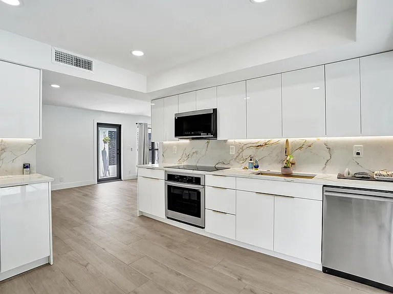 840 SW 3rd St — Photo 19