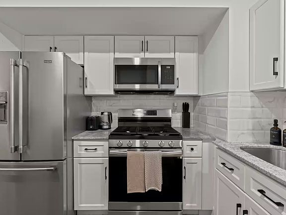 3rd image of 507 S 6th St #B