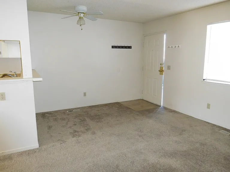 1250 Salem Pl #3 — Photo 4