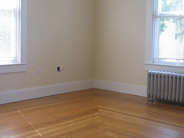 22 Eastburn St — Photo 8