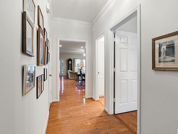 5th image of 1155 Berwick Rd