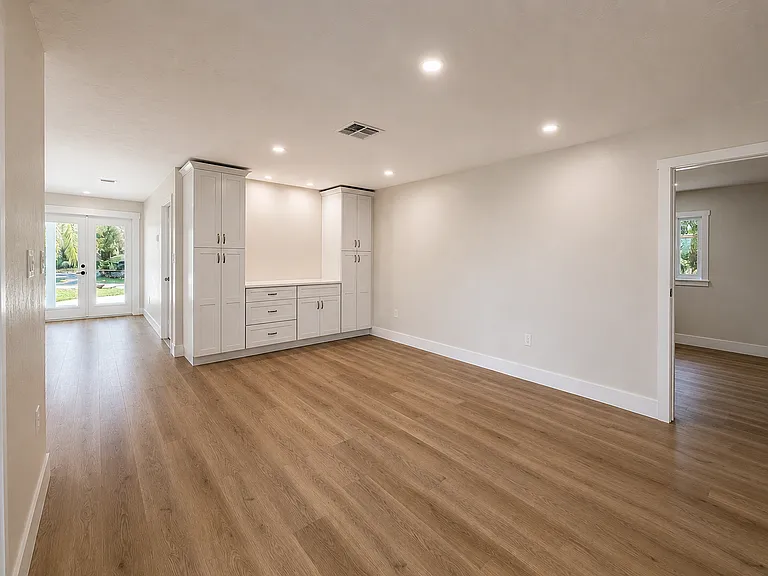 109 Seville Pl SW — Photo 12