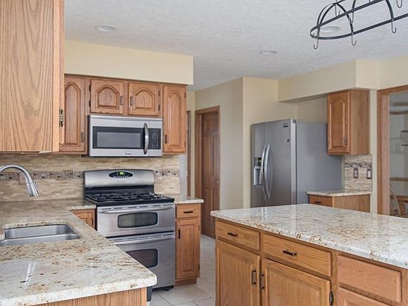 4th image of 45 Topaz Cir