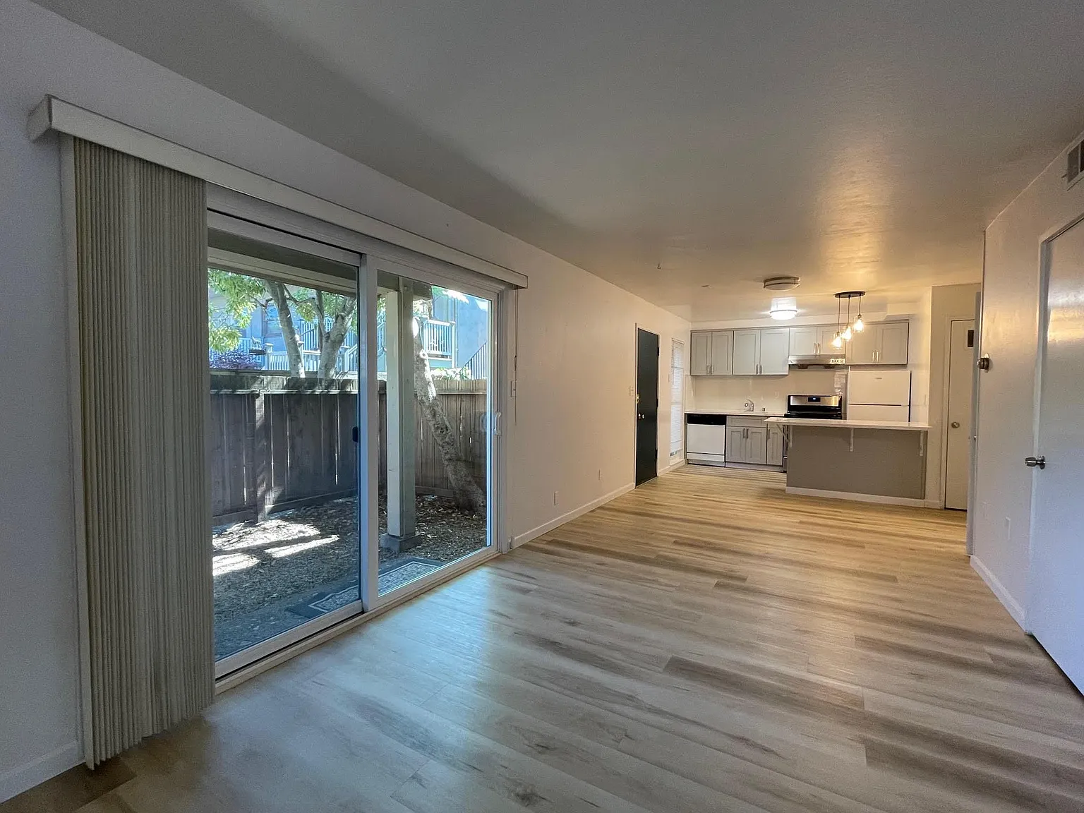 2920 Hillegass Ave — Photo 2