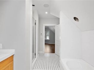 20 Chadwick St #2, Sewickley, PA 15143