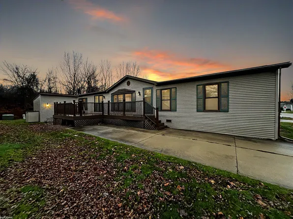 43809 Medea Dr, Clinton Township, MI 48036