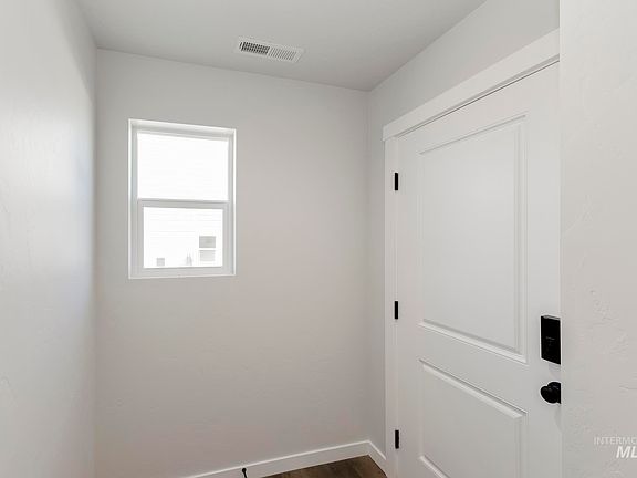 2nd image of 1129 W Bass River Dr