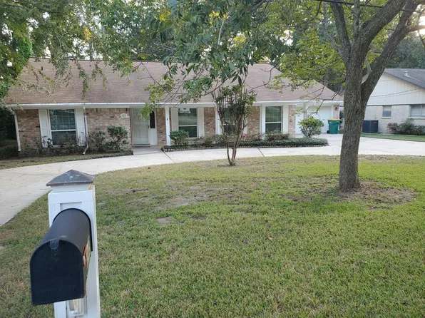 143 Jackrabbit Ln, Conroe, TX 77304