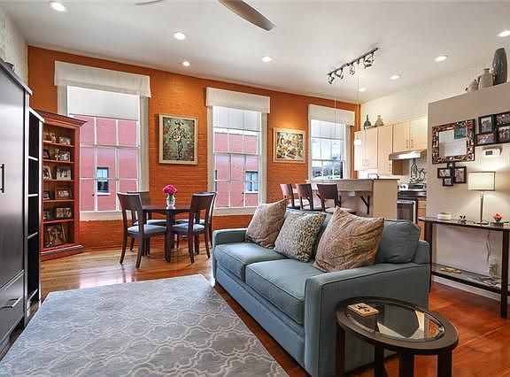 3rd image of 448 Julia St APT 302