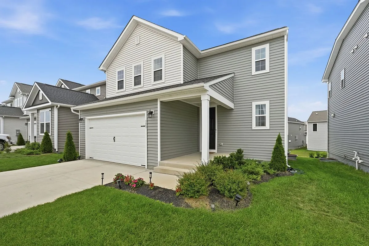 3 bed, 2.5 bath, 1911 sqft, $2,900 — Photo 2