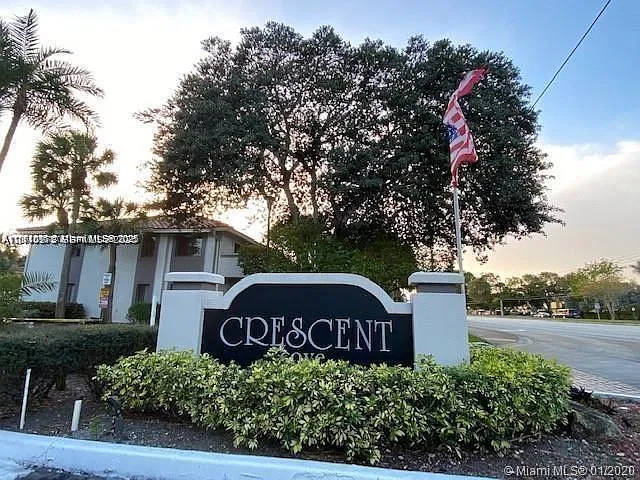 Crescent Cove Condo — Photo 1