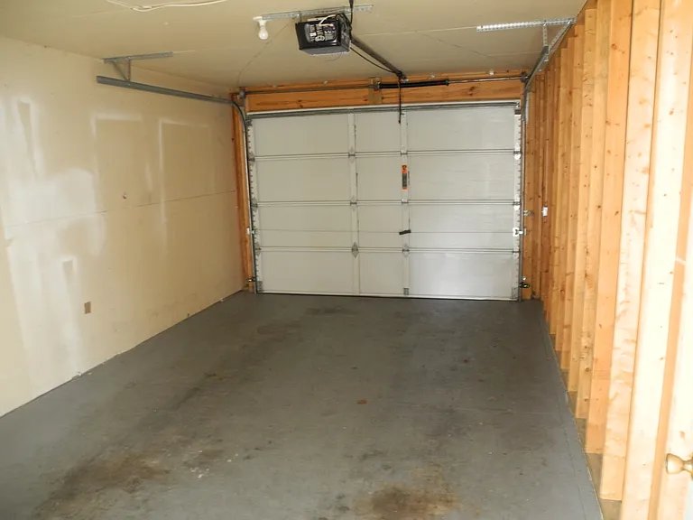 160 Knowledge Ave #B — Photo 24