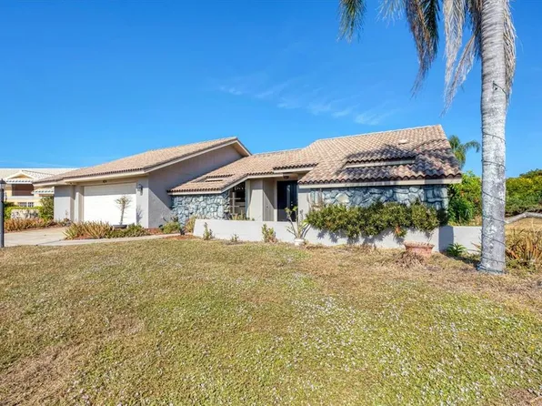 404 Firethorn Ave, Englewood, FL 34223