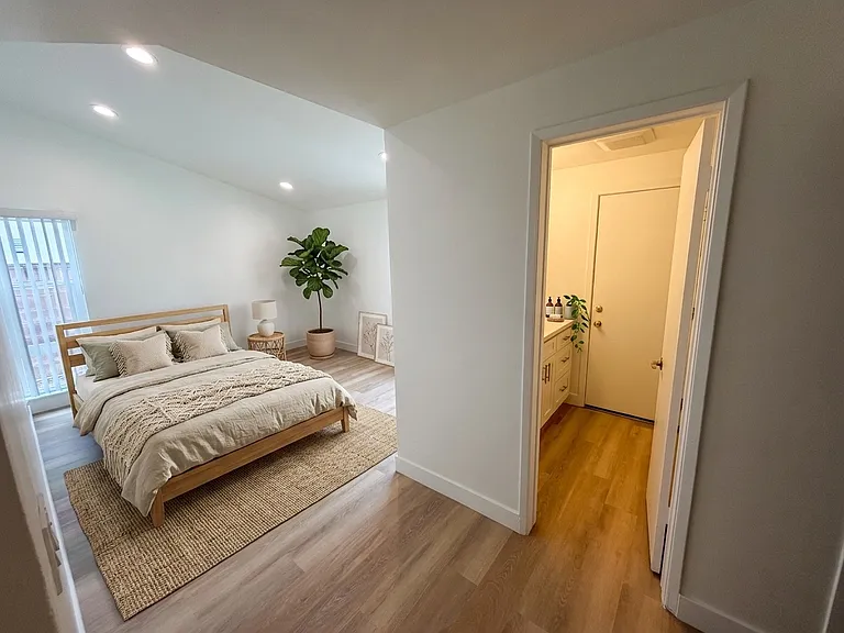 8449 Limerick Ave — Photo 7
