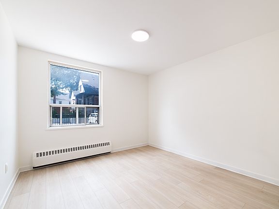 5th image of 1015 Orchard Rd #406