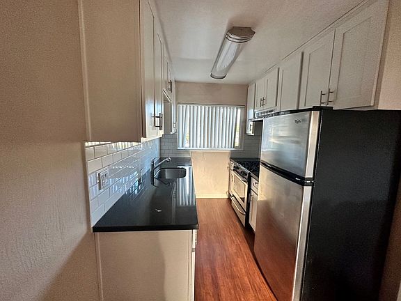 4th image of 300 Dunster Dr #322