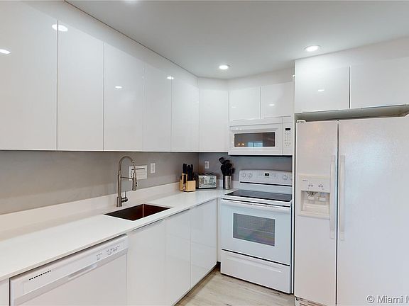 2nd image of 2301 Collins Ave APT 1227