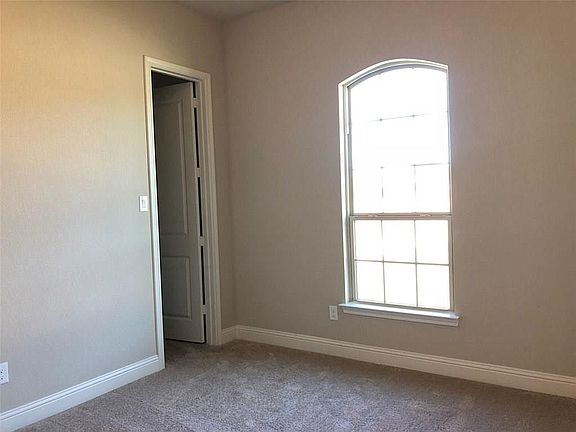 5th image of 246 Katy Lake Dr
