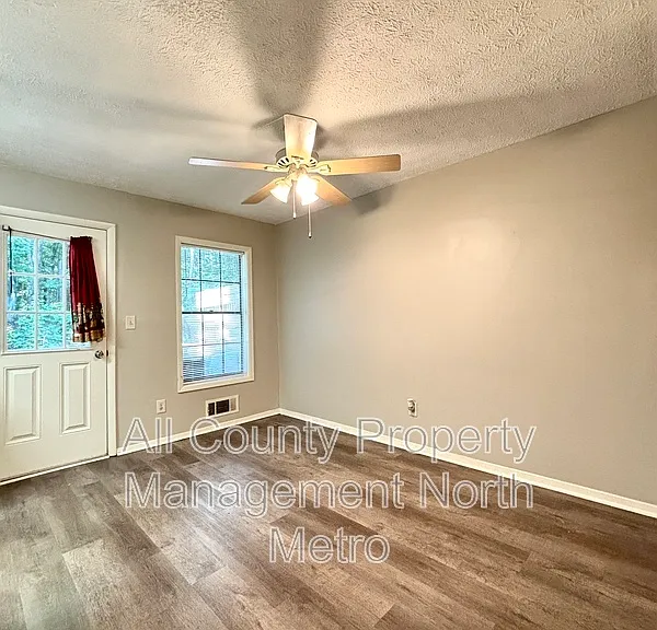 2245 Highpoint Rd — Photo 5