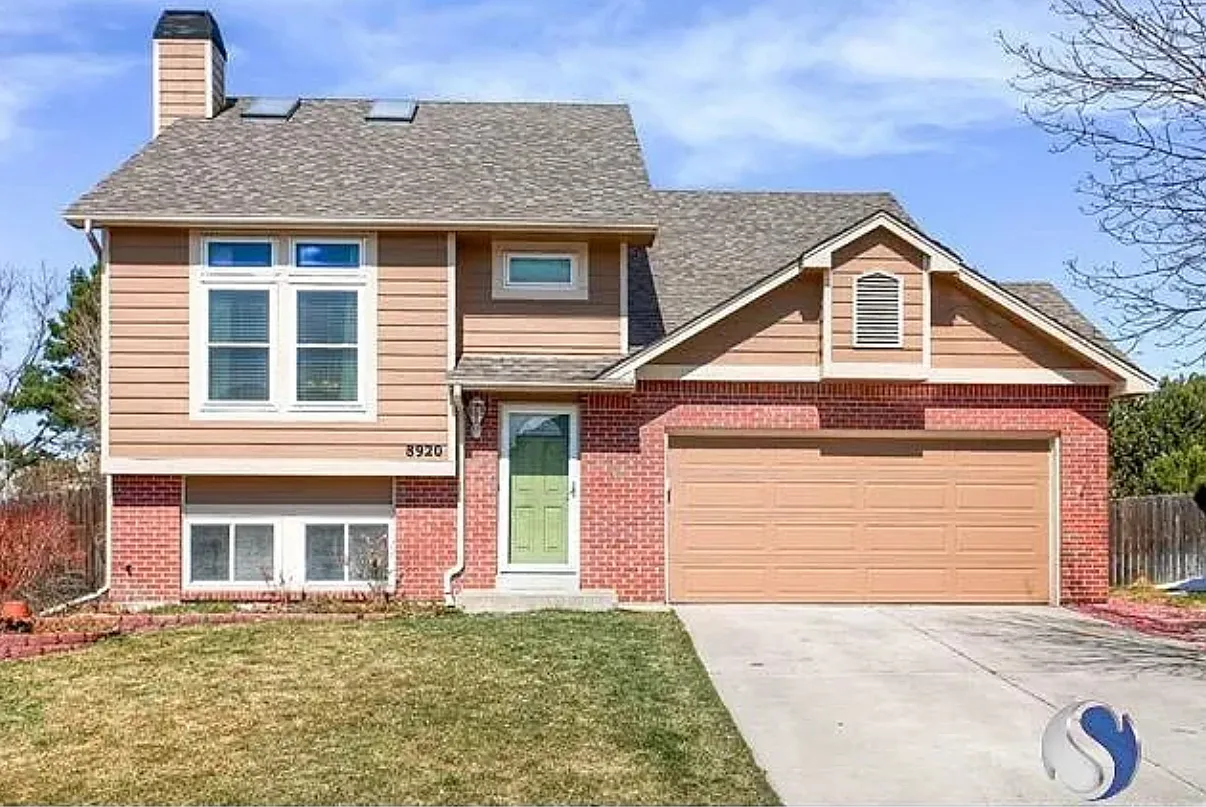4 bed, 1984 sqft, $2,600 — Photo 4