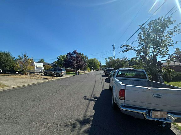4th image of 2400 Edgemont Dr