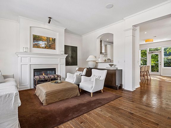 3rd image of 1 4th Ave N APT 101