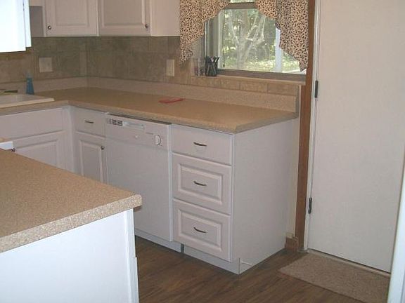 5th image of 118 Rainbow Dr