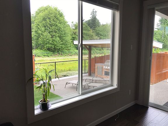 5th image of 5003 Black Rock Loop SE