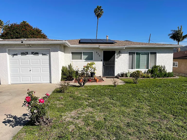 935 Paraiso Ave — Photo 1
