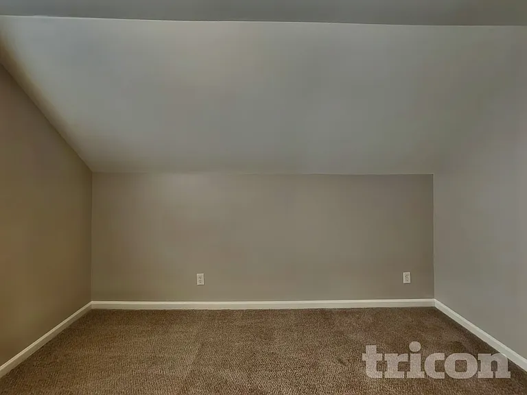 5717 Henderson Oaks Dr — Photo 15