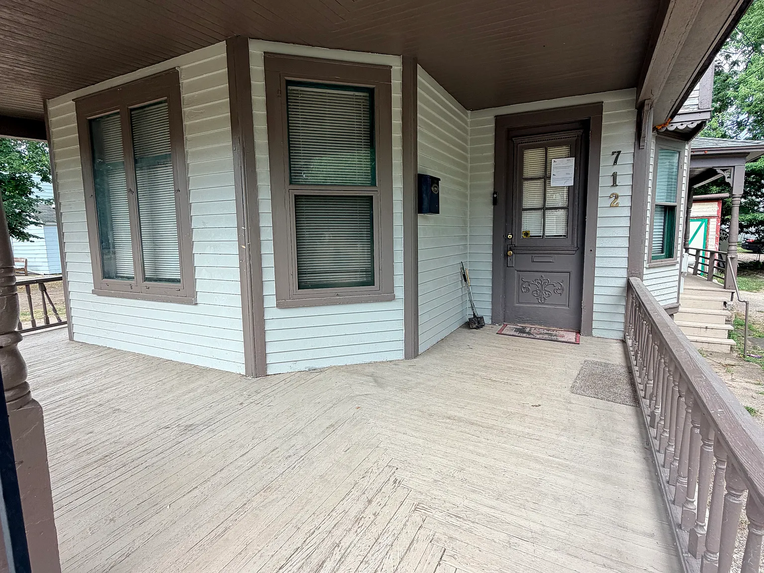 5 bed, 2500 sqft, $2,200 — Photo 3