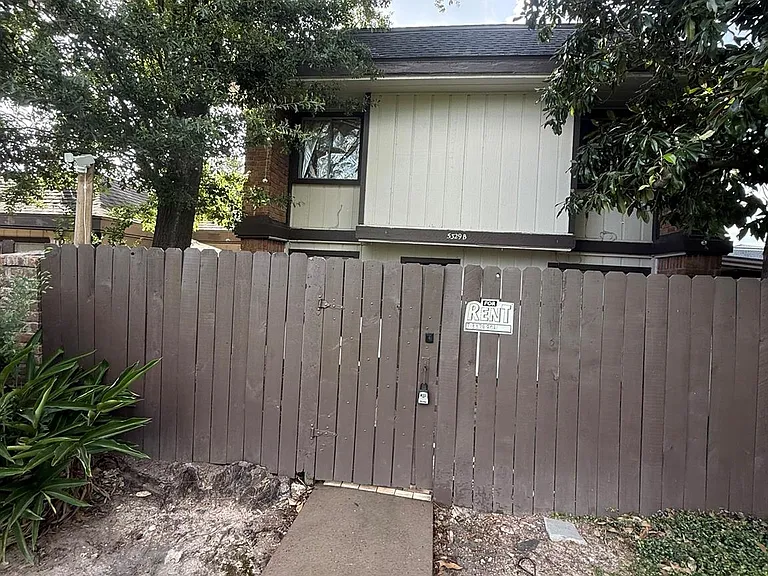 5329 Pinewilde Dr — Photo 4