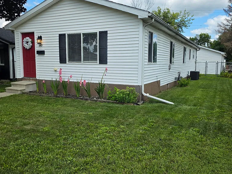 910 Hendricks St — Photo 3